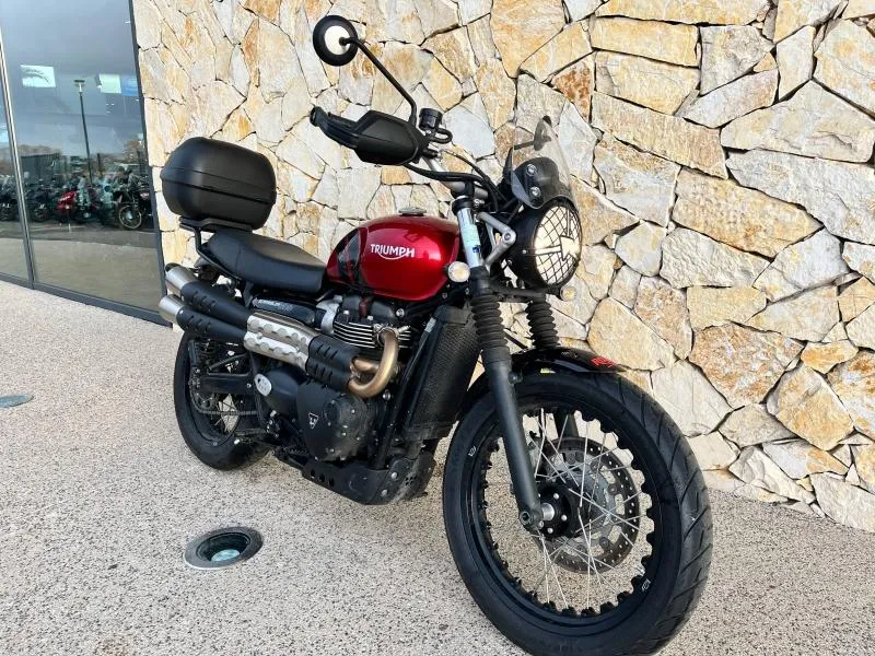TRIUMPH 900 A2 AVEC BEAUCOUP D'OPTIONS