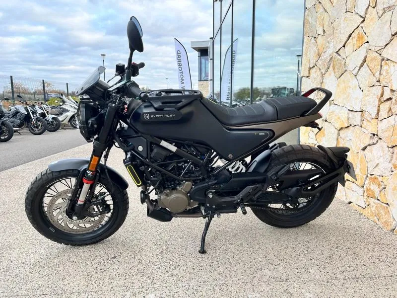 HUSQVARNA 125 2023 avec 2763 km