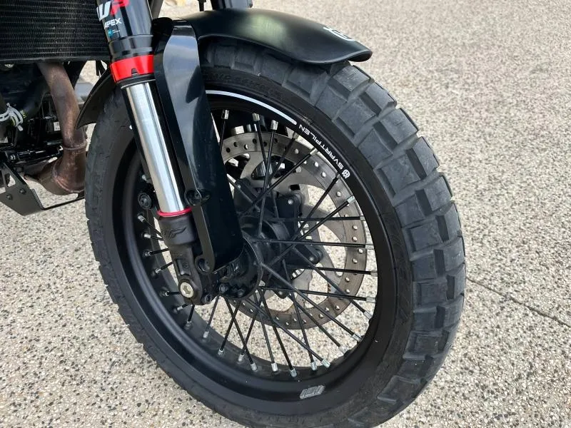 HUSQVARNA 125 2023 avec 2763 km