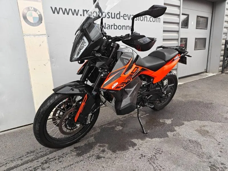 KTM 890 2024