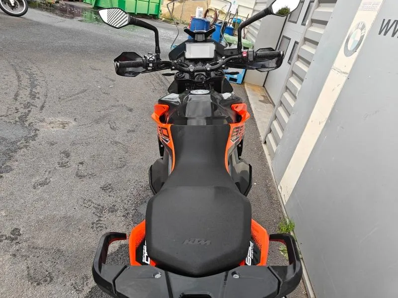 KTM 890 2024