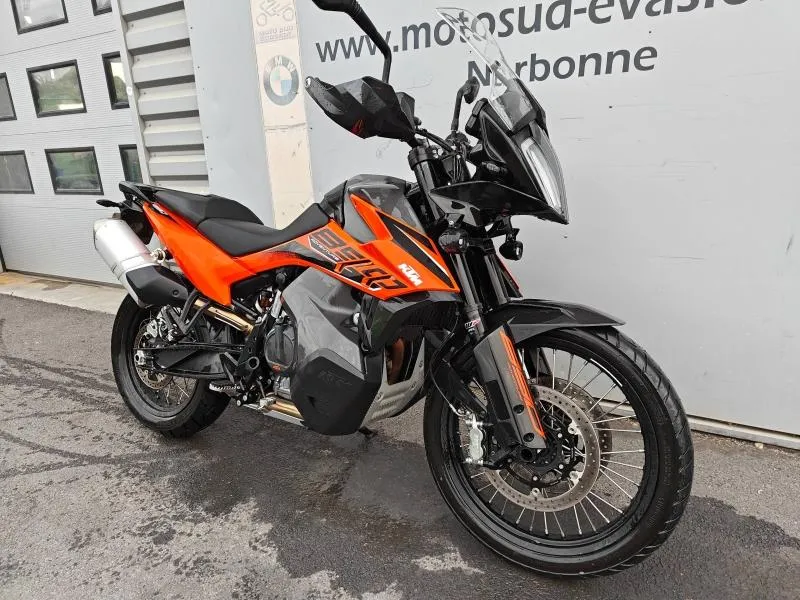 KTM 890 2024