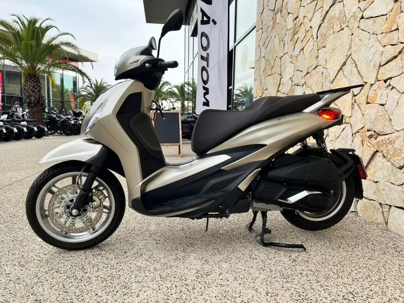 PIAGGIO 300 HPE ABS-ASR