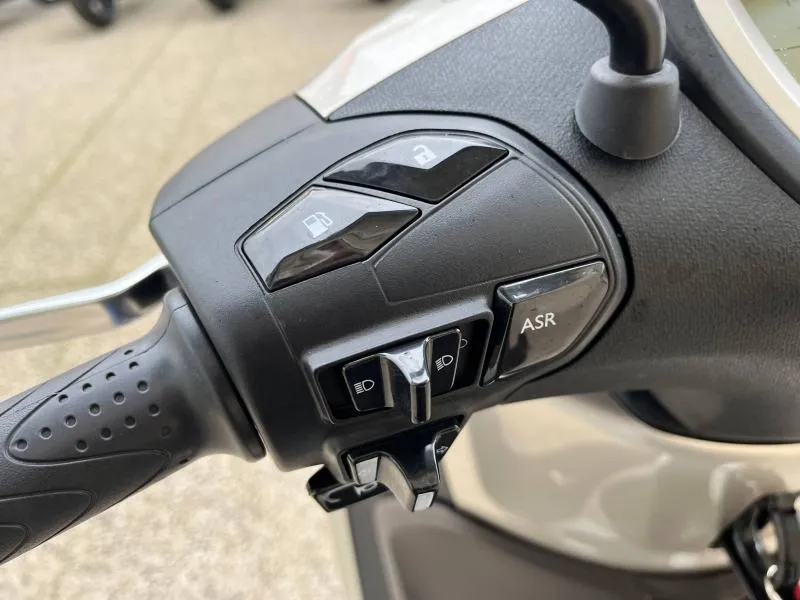 PIAGGIO 300 HPE ABS-ASR