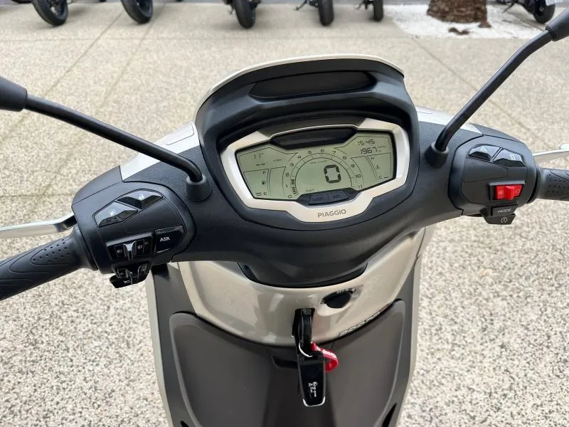 PIAGGIO 300 HPE ABS-ASR