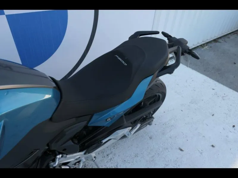 BMW 900 R A2 2025 Style Triple Black + Shifter