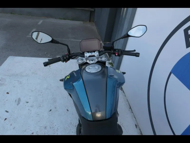 BMW 900 R A2 2025 Style Triple Black + Shifter