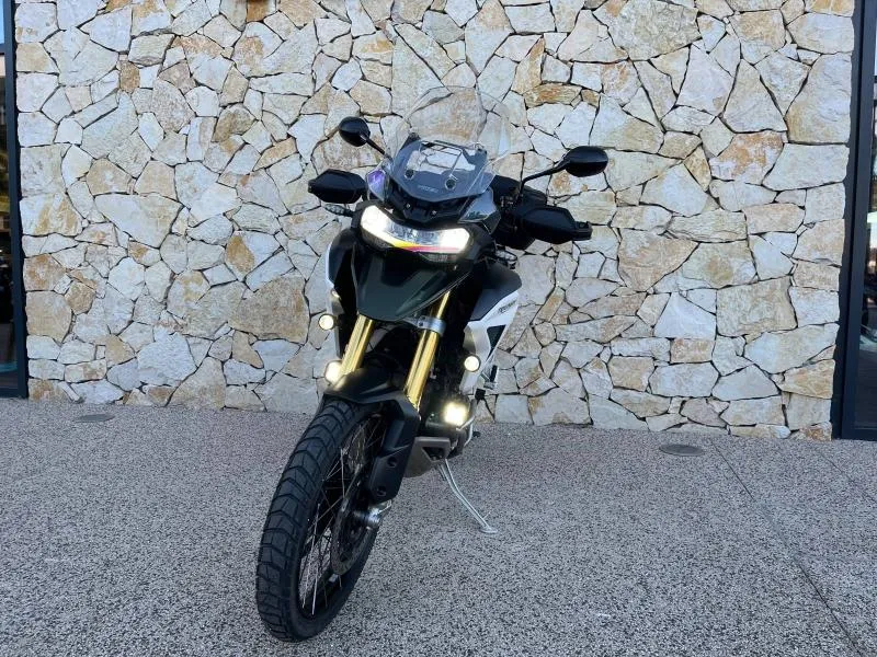 TRIUMPH 1200 Rally Pro