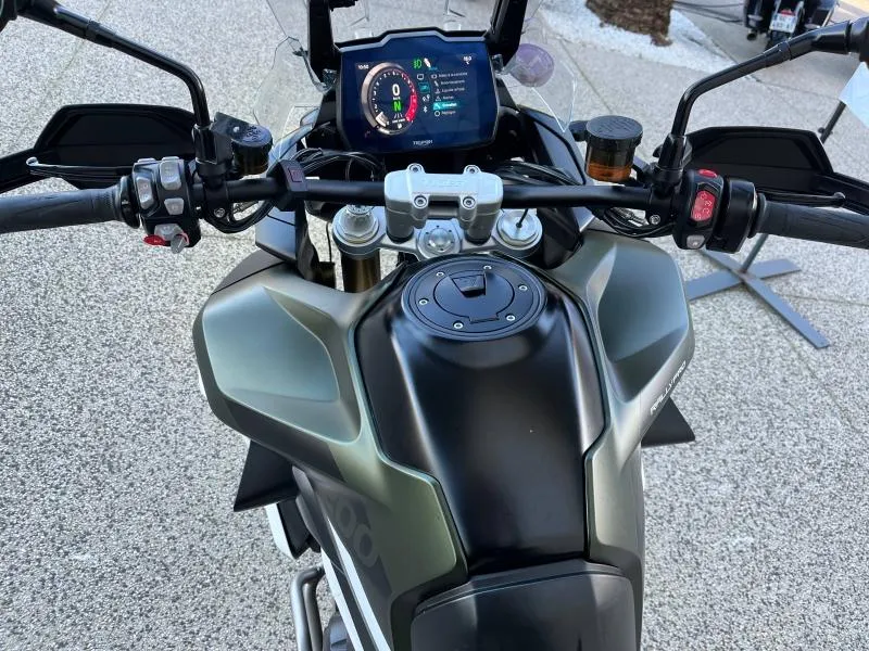 TRIUMPH 1200 Rally Pro