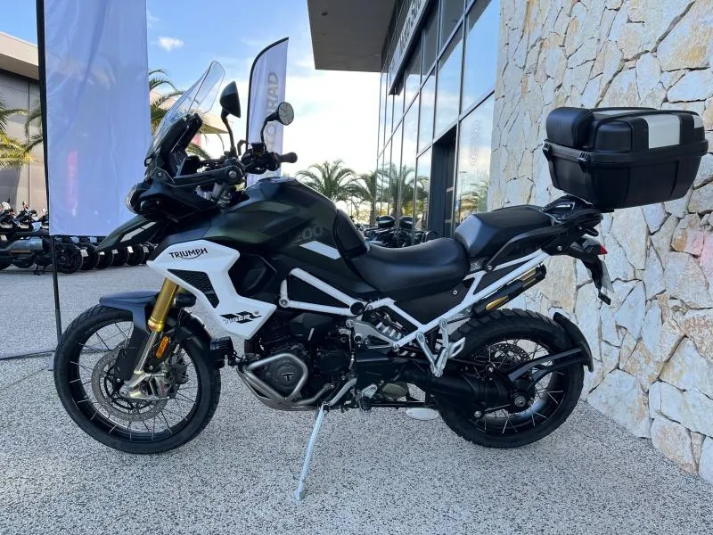 TRIUMPH 1200 Rally Pro