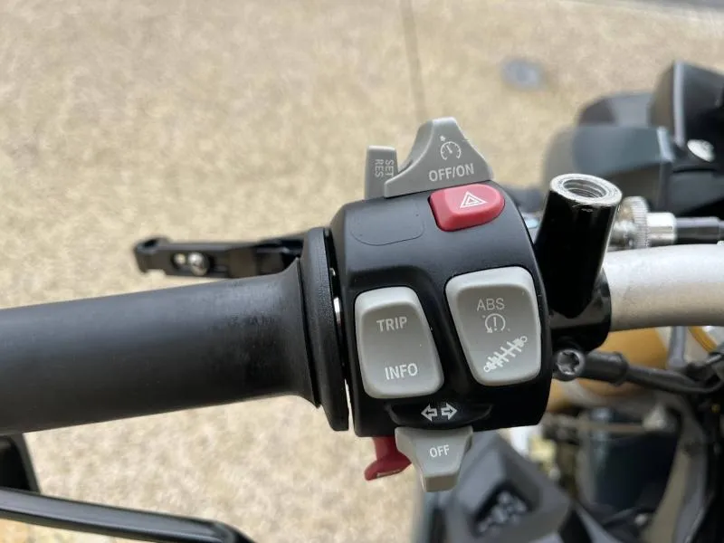 BMW 1000 R pack + options