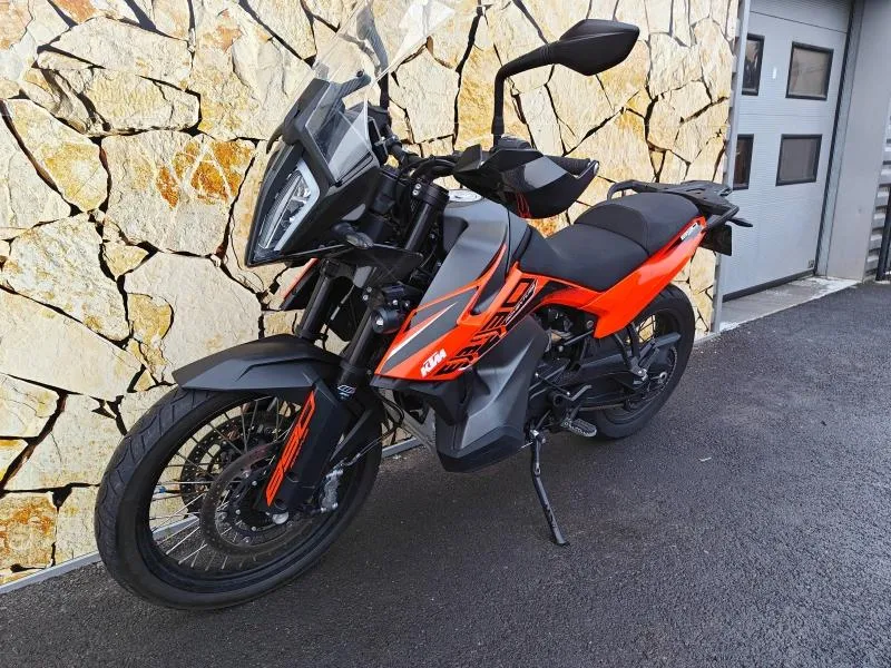 KTM 890 2024