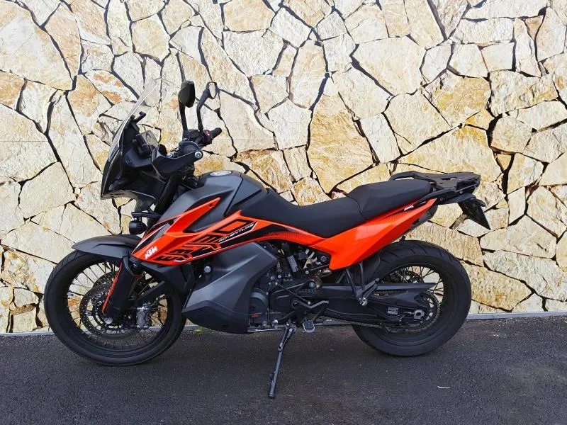 KTM 890 2024