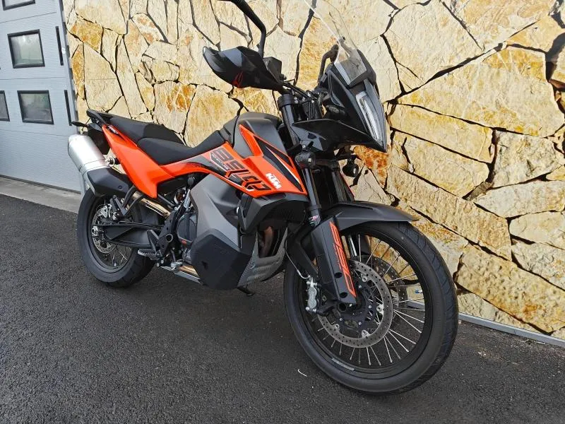 KTM 890 2024