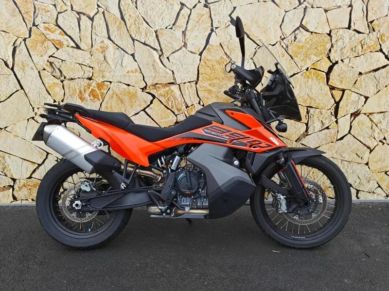 KTM 890 2024