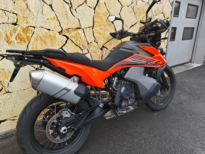KTM 890 2024