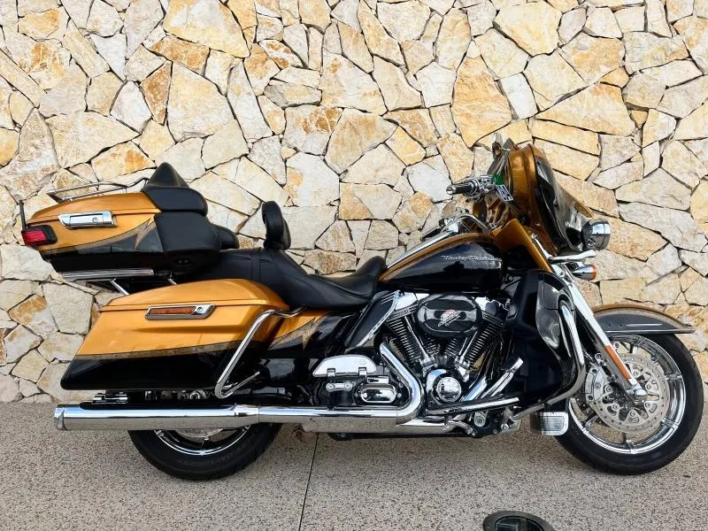 HARLEY-DAVIDSON TOURING ELECTRA GLIDE 1800 ULTRA LIMITED CVO FLHTKSE