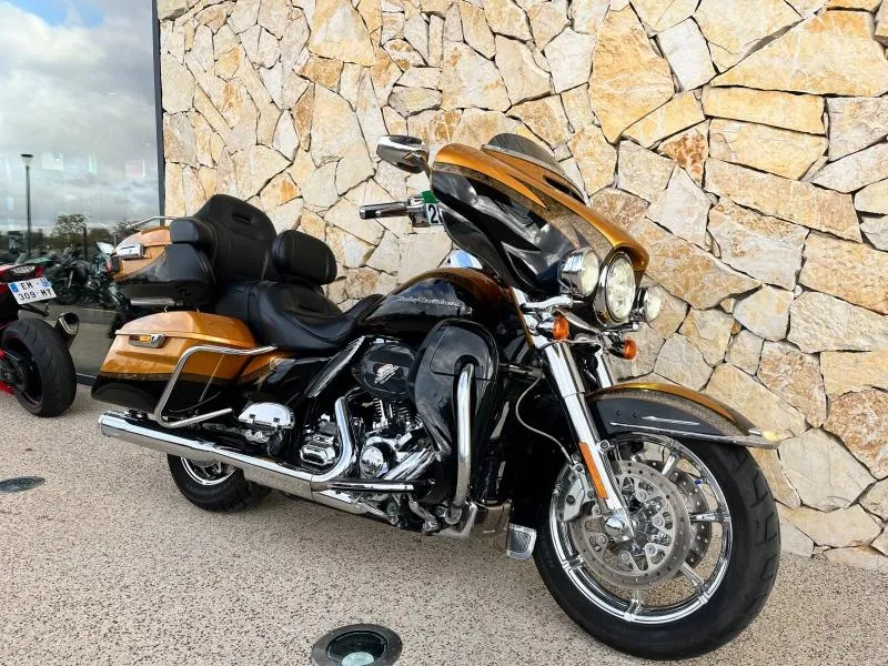 HARLEY-DAVIDSON TOURING ELECTRA GLIDE 1800 ULTRA LIMITED CVO FLHTKSE