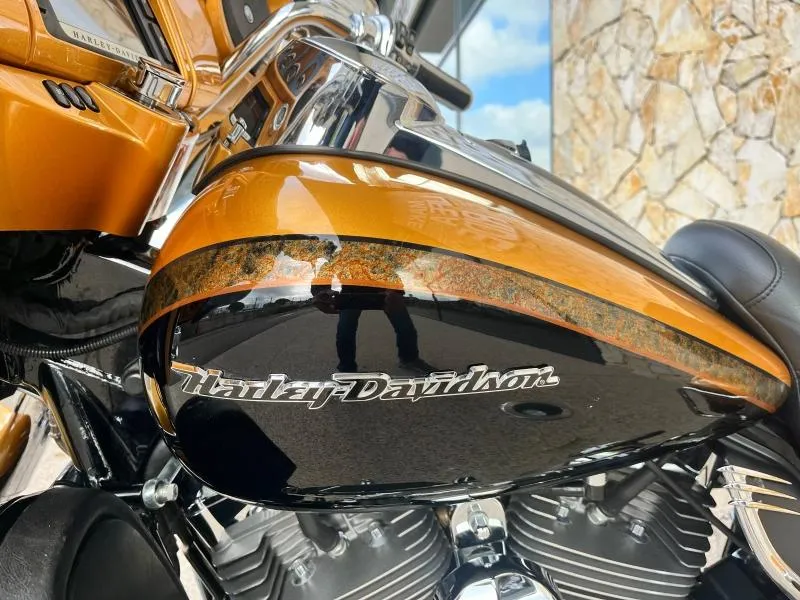 HARLEY-DAVIDSON TOURING ELECTRA GLIDE 1800 ULTRA LIMITED CVO FLHTKSE