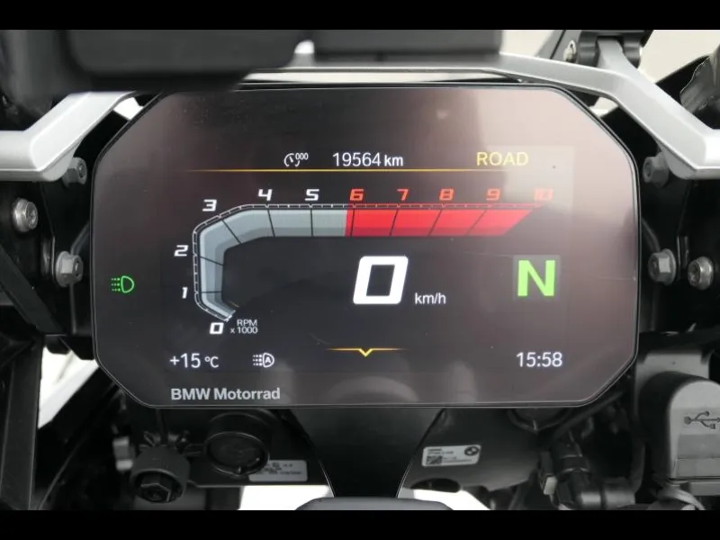 BMW 1250 GS Adventure Style Triple Black Finition Pro + Top Case