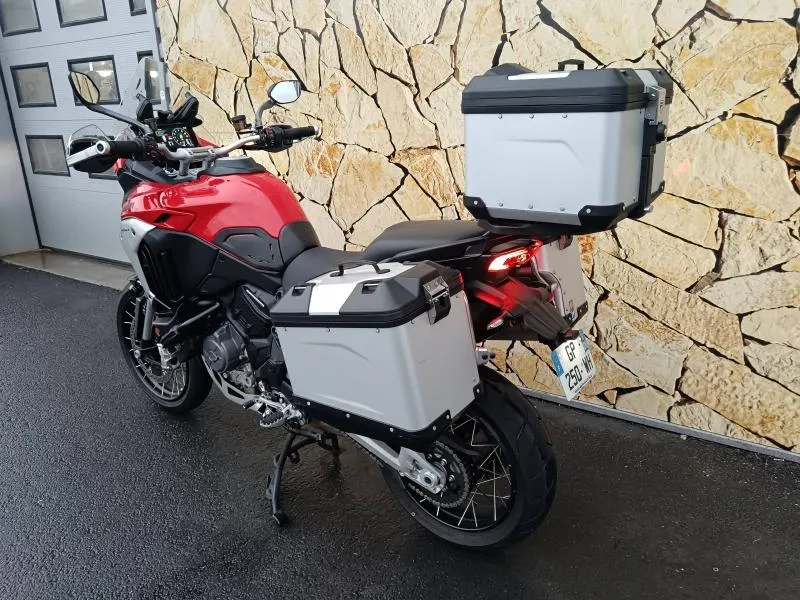 DUCATI V4 Rally 1160 Adventure Travel & Radar