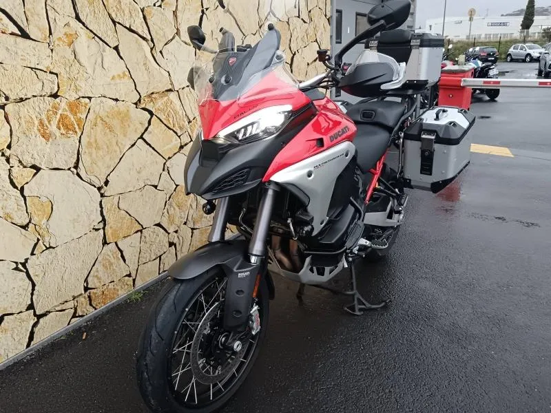 DUCATI V4 Rally 1160 Adventure Travel & Radar