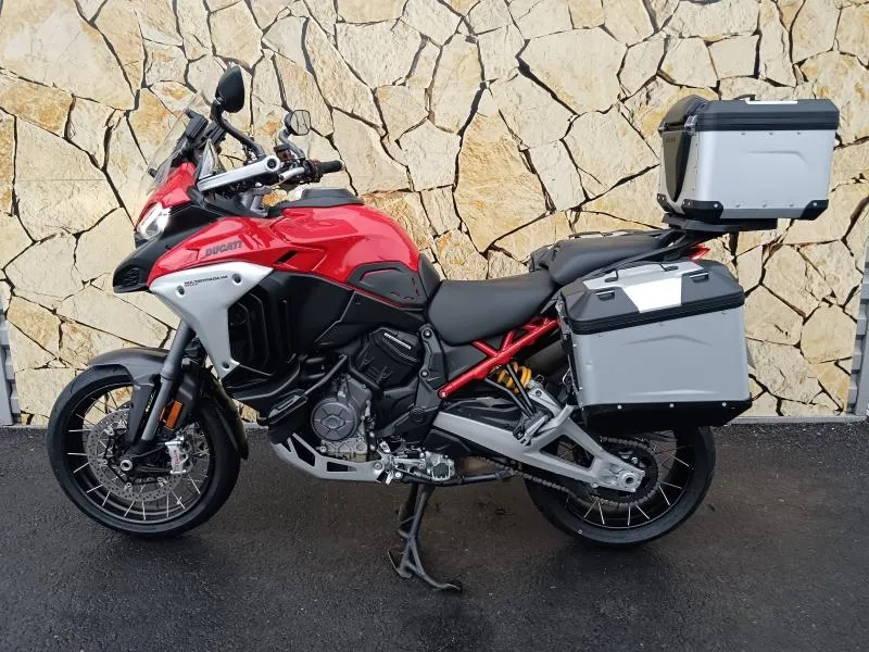 DUCATI V4 Rally 1160 Adventure Travel & Radar
