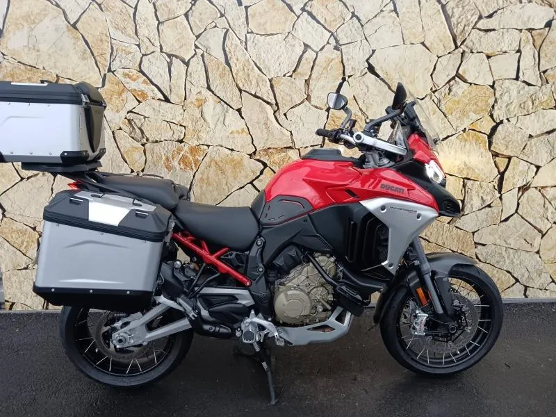 DUCATI V4 Rally 1160 Adventure Travel & Radar
