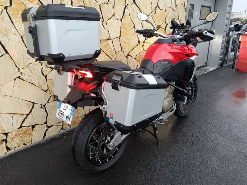 DUCATI V4 Rally 1160 Adventure Travel & Radar