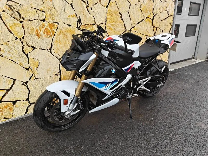 BMW 1000 R 2025