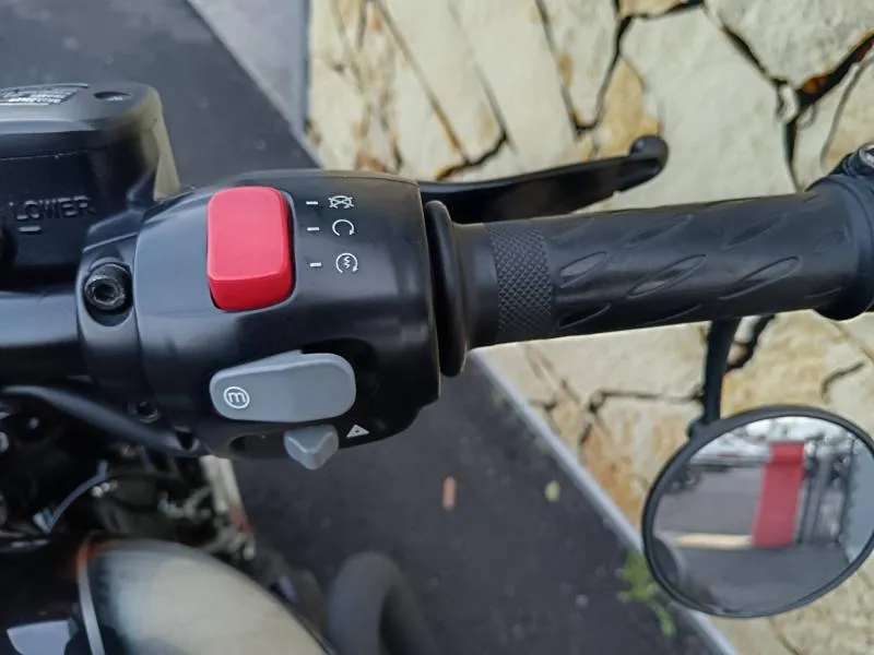 TRIUMPH Bobber 1200 ABS