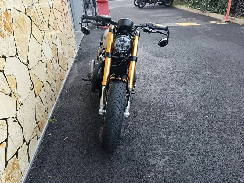 TRIUMPH Bobber 1200 ABS