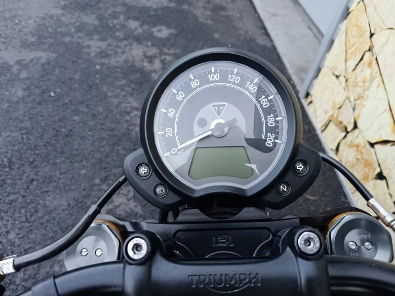 TRIUMPH Bobber 1200 ABS