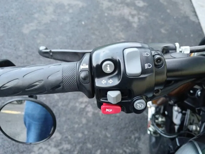 TRIUMPH Bobber 1200 ABS