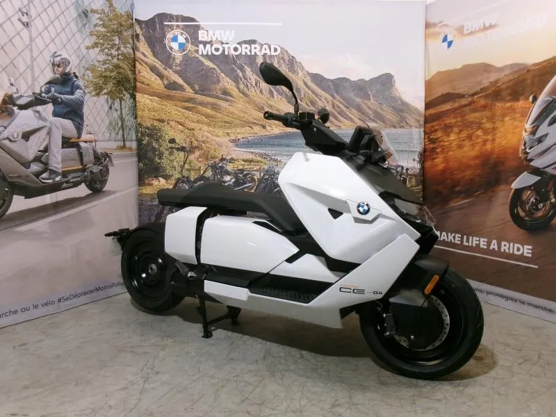 BMW CE04 2026