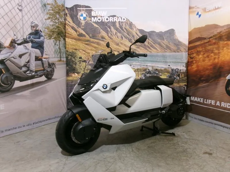 BMW CE04 2026