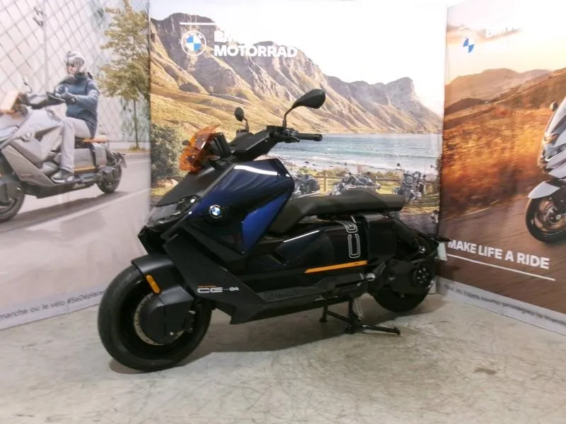 BMW CE04
