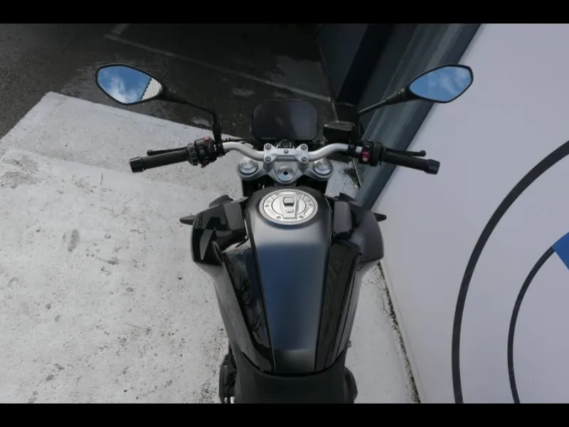 BMW 900 R 105ch Style Triple Black Pack Confort + Actif