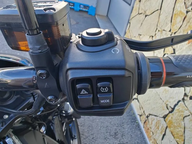 HARLEY-DAVIDSON 975 Noir