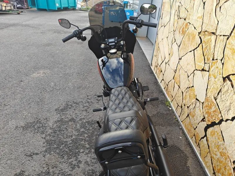 HARLEY-DAVIDSON Custom 1868 Couleur 2022