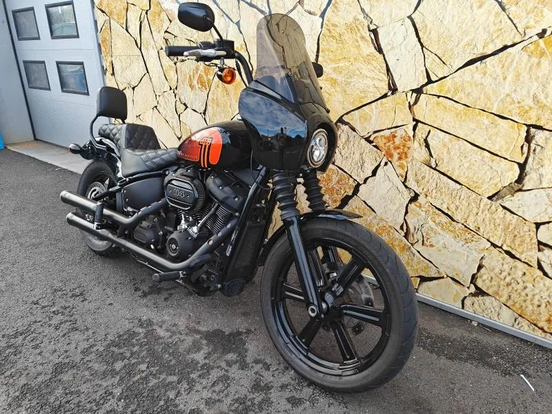 HARLEY-DAVIDSON Custom 1868 Couleur 2022