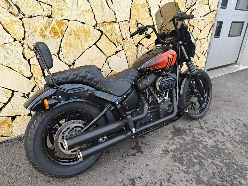 HARLEY-DAVIDSON Custom 1868 Couleur 2022