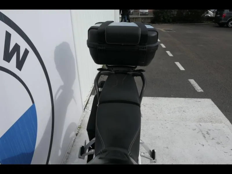 TRIUMPH 900 Rally Pro A2 + Top Case