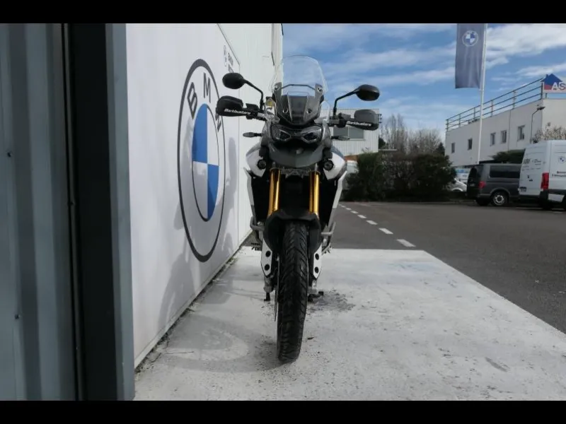 TRIUMPH 900 Rally Pro A2 + Top Case