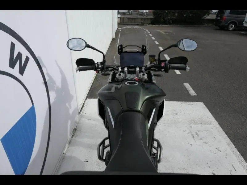 TRIUMPH 900 Rally Pro A2 + Top Case