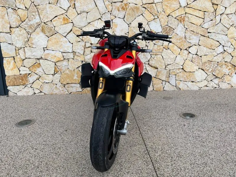 DUCATI 1103  V4 S 2023 avec Pot Akrapovic