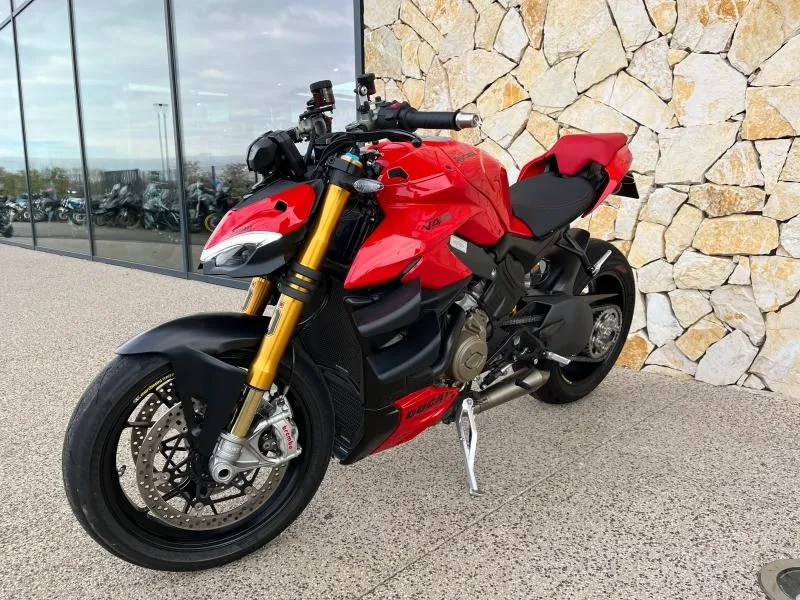 DUCATI 1103  V4 S 2023 avec Pot Akrapovic