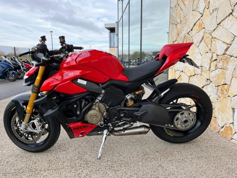 DUCATI 1103  V4 S 2023 avec Pot Akrapovic
