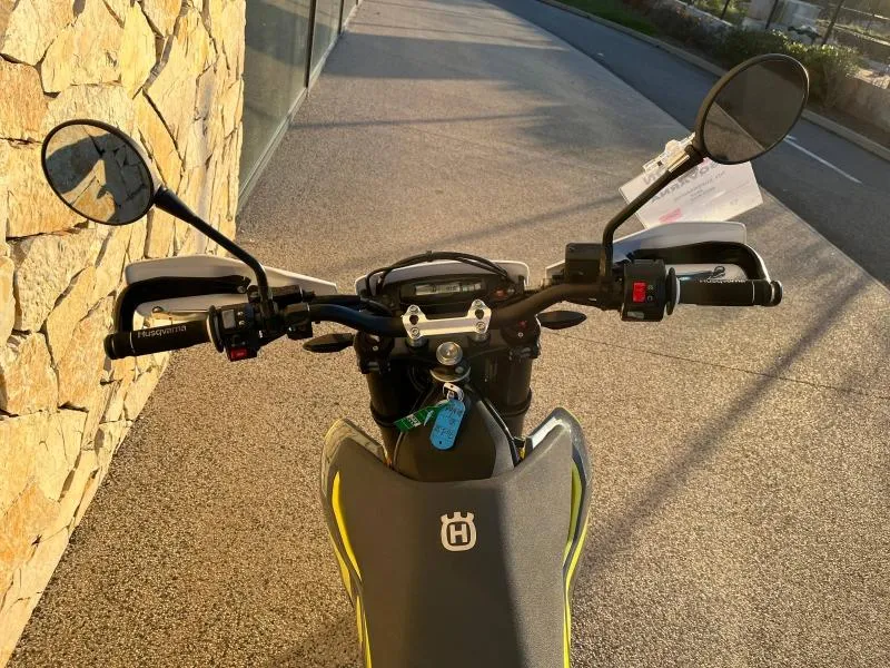 HUSQVARNA Supermoto 2022 + OPTIONS