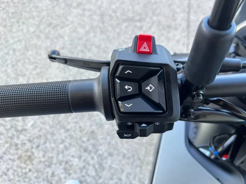 HUSQVARNA 401  35KM SEULEMENT GRIS/NOIR